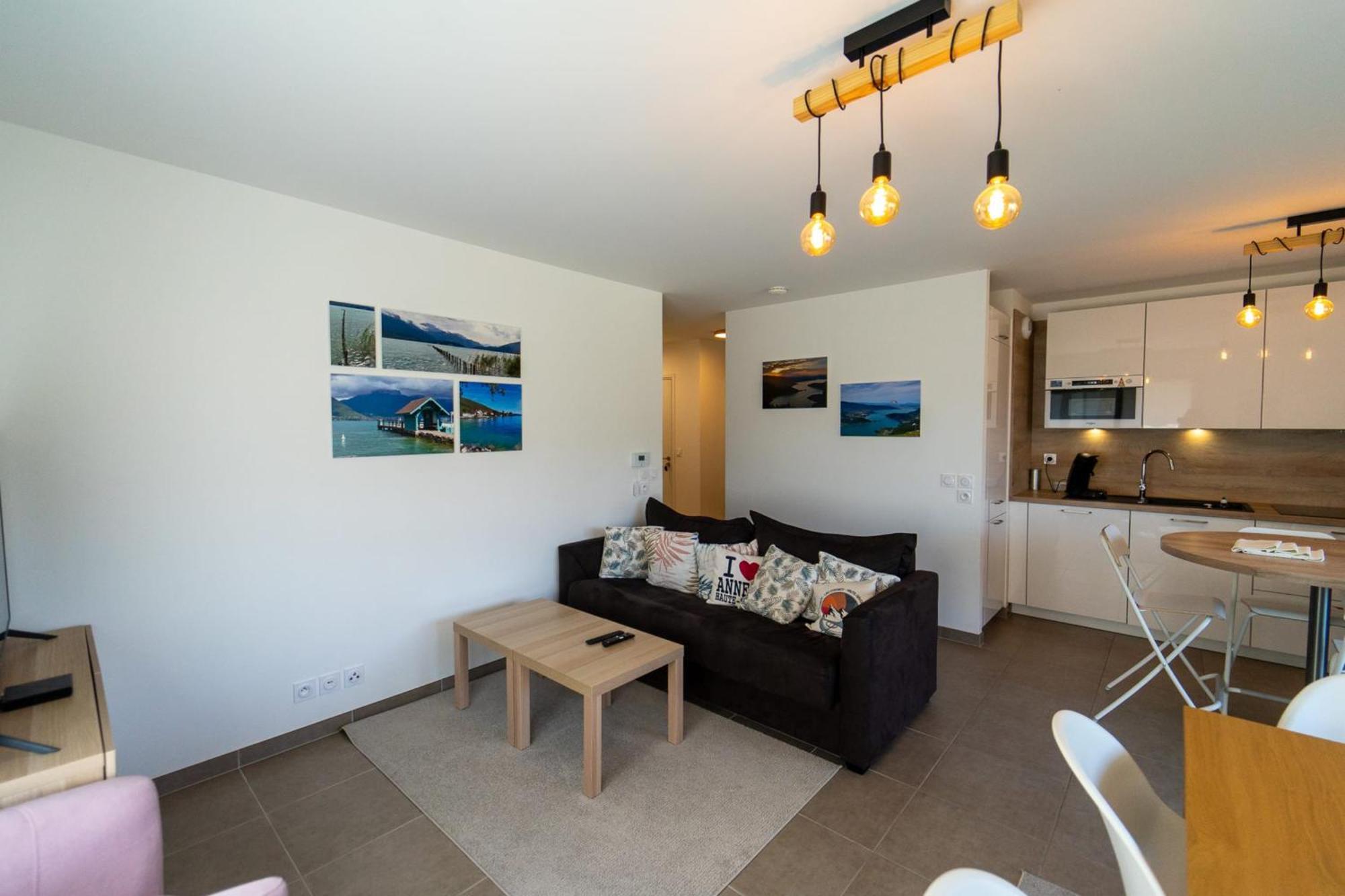 La Douce Folie - Apartment For 4 To 5 People In Севрие Экстерьер фото